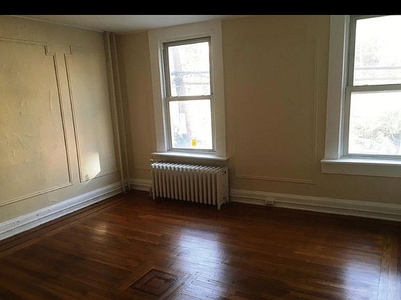 2nd image of 439 Warburton Ave