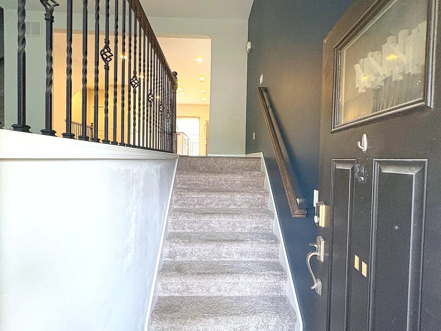 3 bed, 2200 sqft, $3,998 — Photo 3
