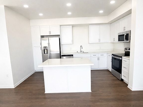 5th image of 3630-3644 Harrison St #302