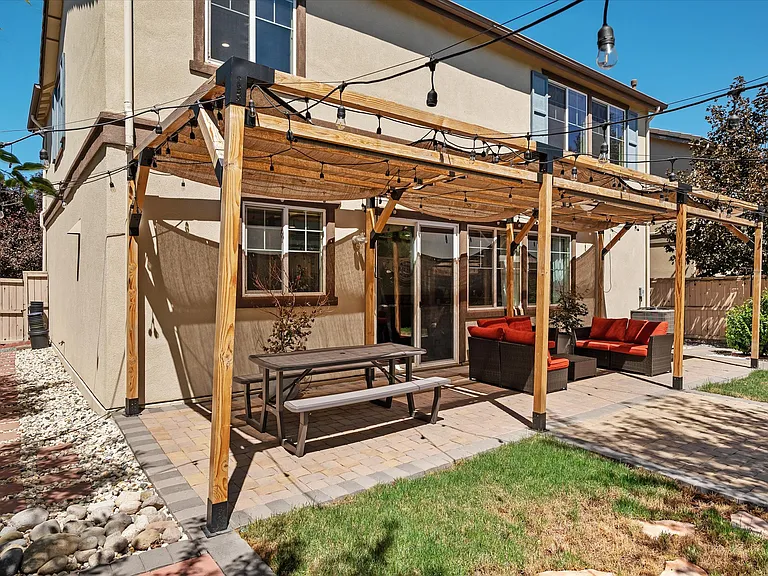 10830 Pebble Hill Dr — Photo 16