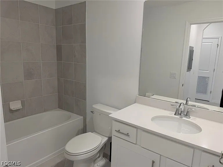 18421 Copperhead Ct N #222 — Photo 14