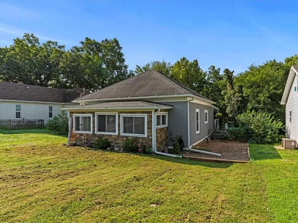 310 E Kay St, Lansing, KS 66043