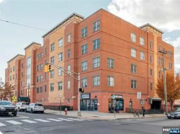 1209 Summit Ave #402, Jersey City, NJ 07307