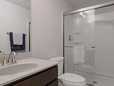5th image of 15009 Fernhill Dr