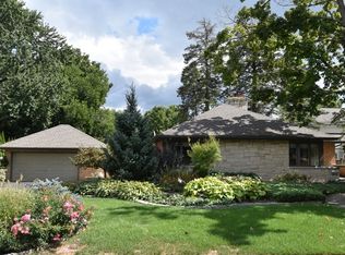 1322 Ash St, Saint Charles, IL