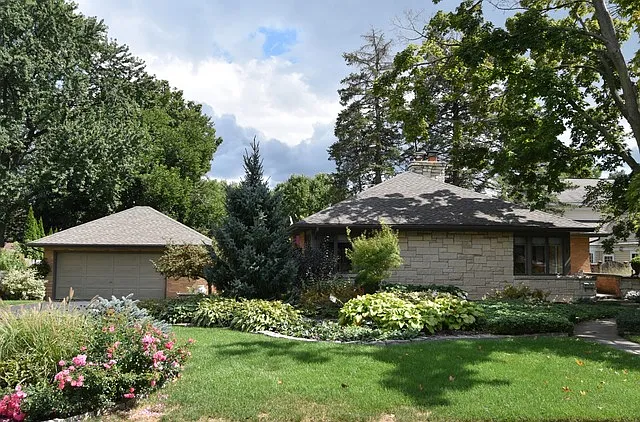 1322 Ash St photo 1