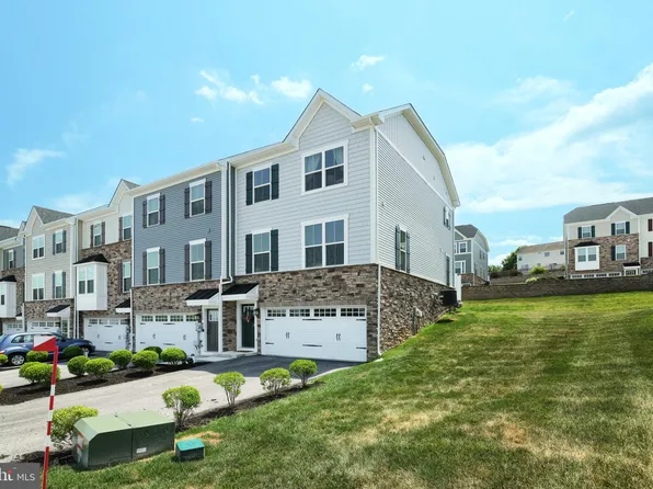 1058 Rosecroft Ln #25, York, PA 17403