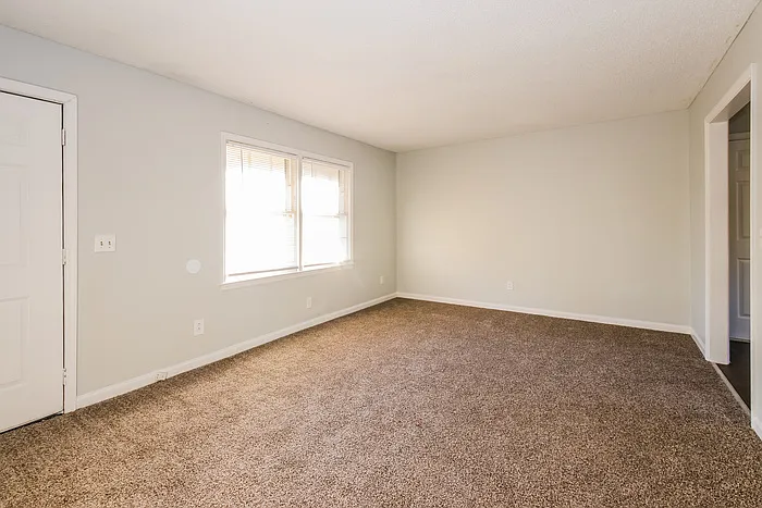 2027 Glenn Rd — Photo 8