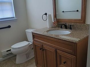 32 Edgeware Pl, Manchester, NJ 08759