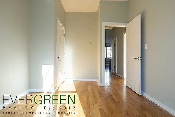 58A Vernon Ave #3R — Photo 7