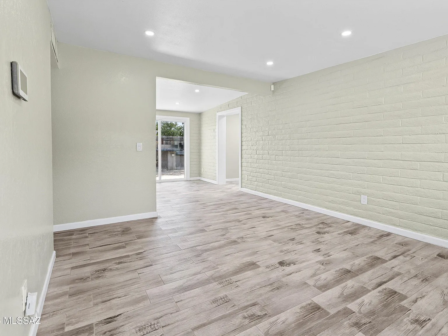 6 bed, 3.0 bath, 1942 sqft, $3,500 — Photo 3