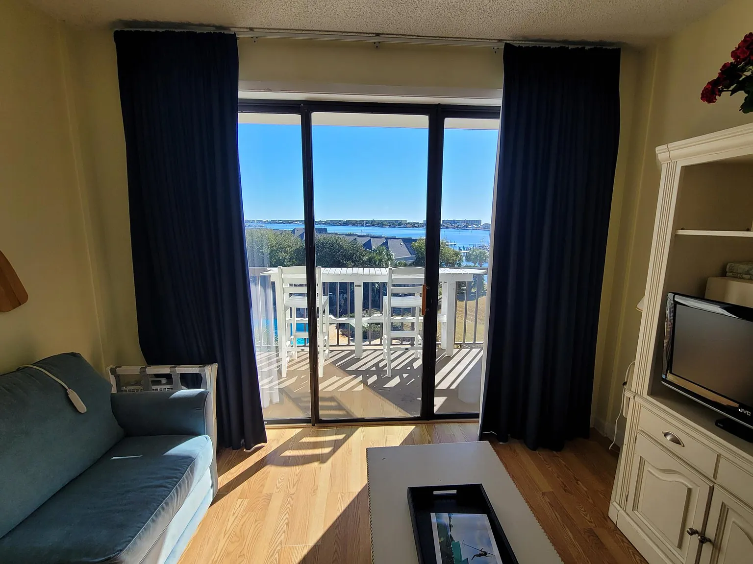 Studio, 450 sqft, $1,500 — Photo 3