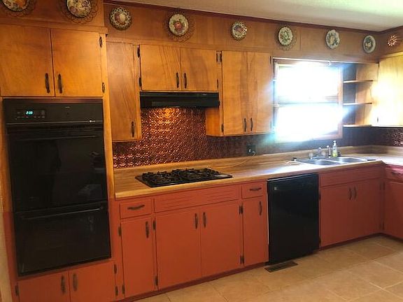 5th image of 1609 Sunset Terrace