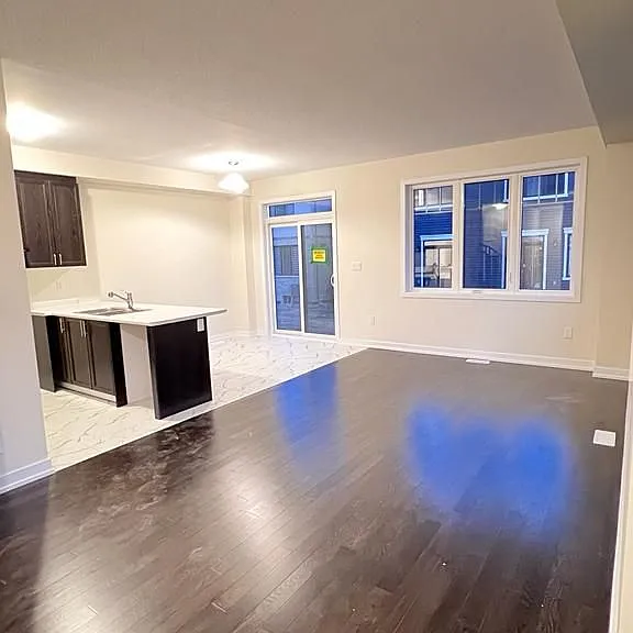 30 Daisy Ln W — Photo 5