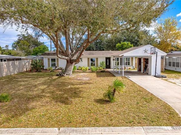 3937 Chaucer Ln, Sarasota, FL 34241