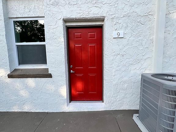 2nd image of 475 Umatilla Blvd APT 9