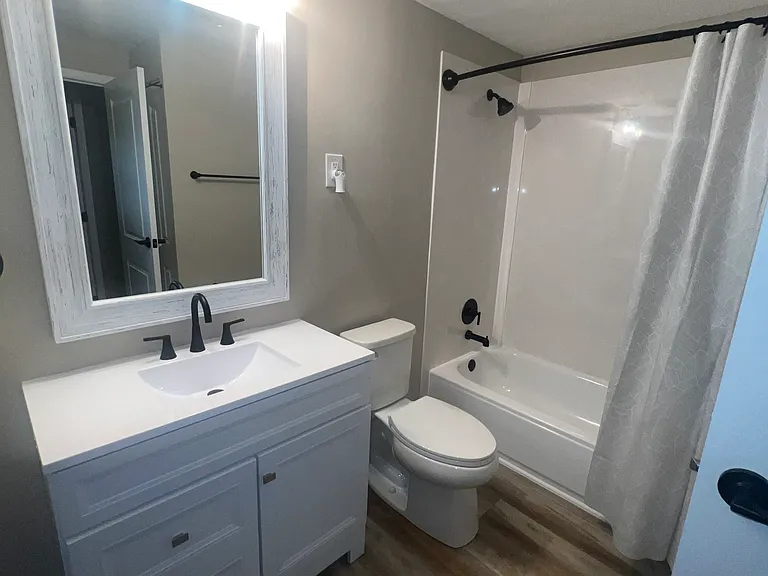 408 Banbury Dr — Photo 8