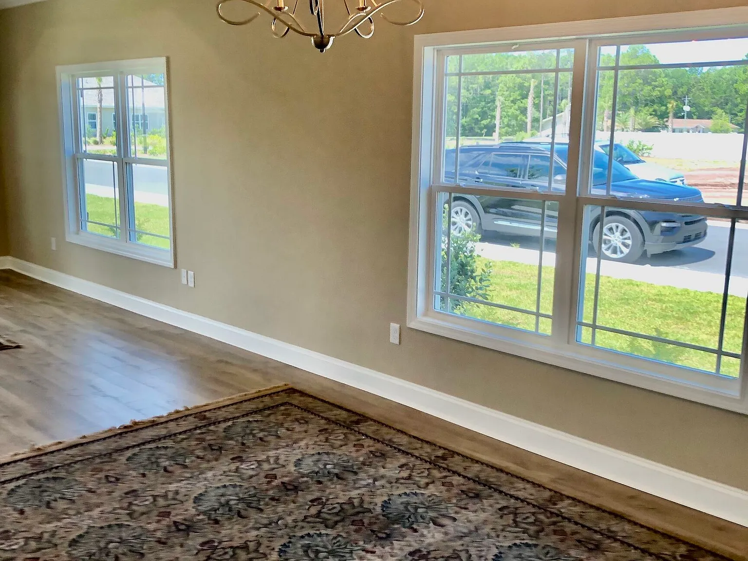 3 bed, 2.0 bath, 1879 sqft, $1,995 — Photo 3