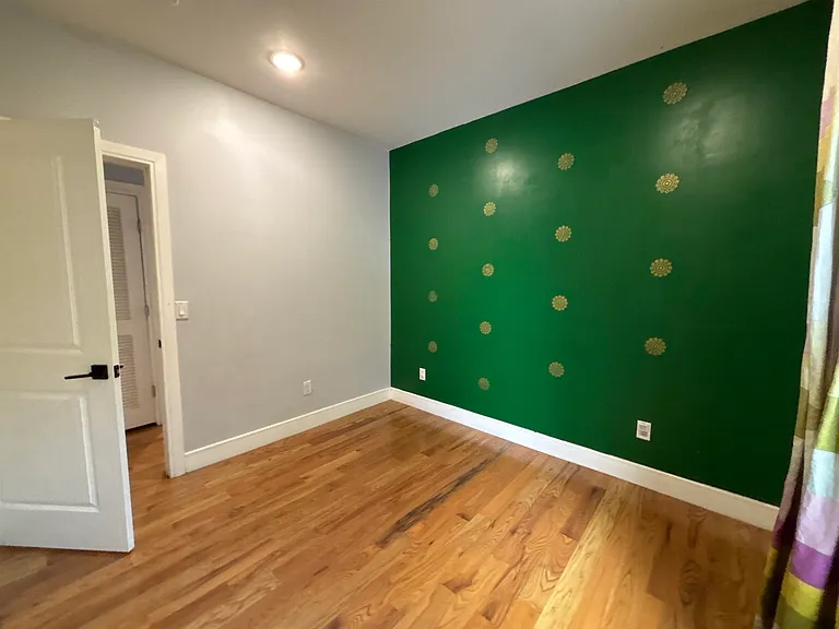 251 Manhattan Ave #1 — Photo 10