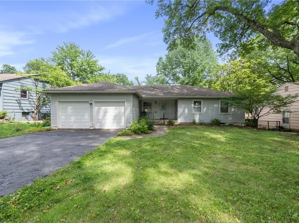 10819 Oak St, Kansas City, MO 64114