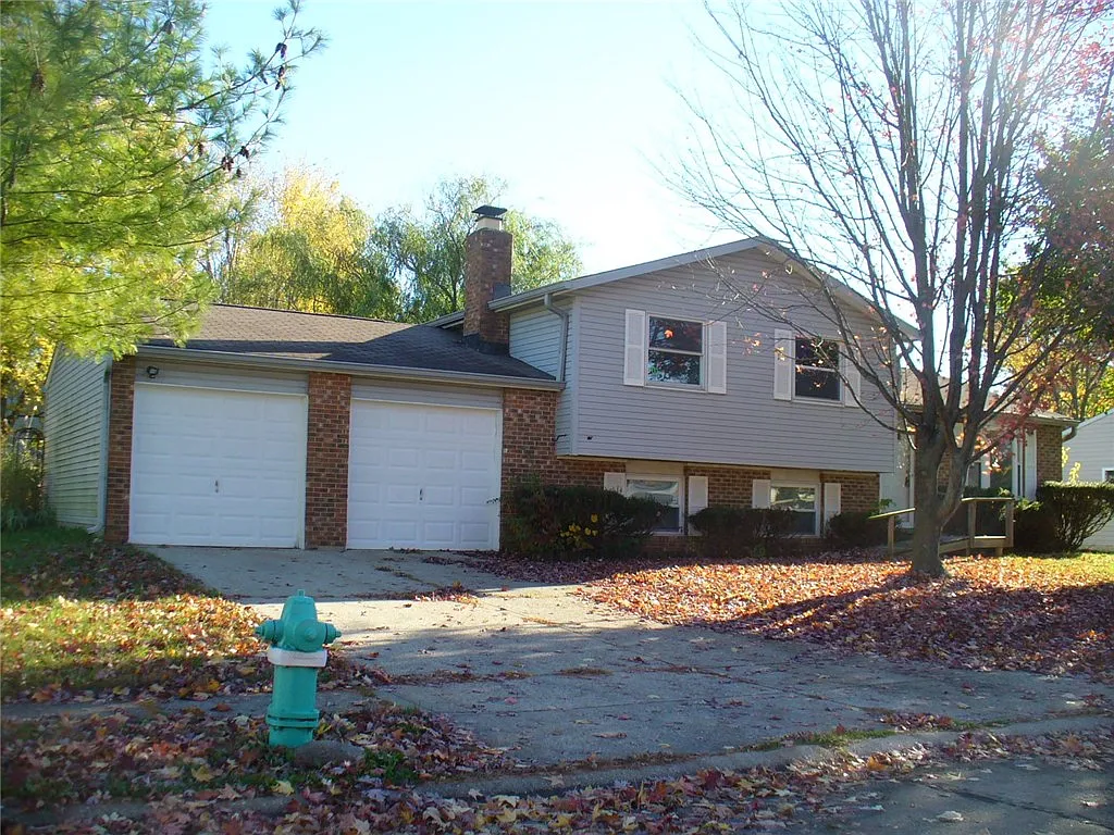 7635 Gordon Way photo 1