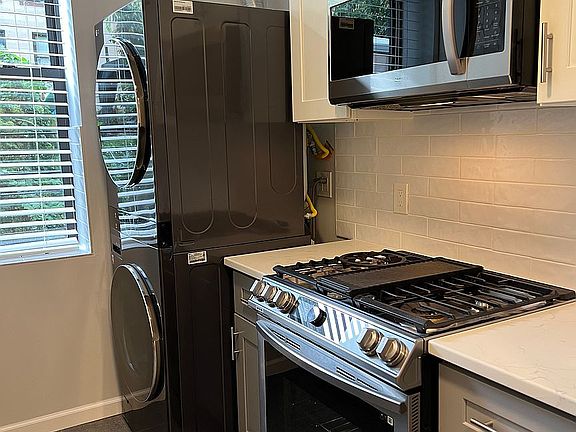 4th image of 24-44 28th St APT 1