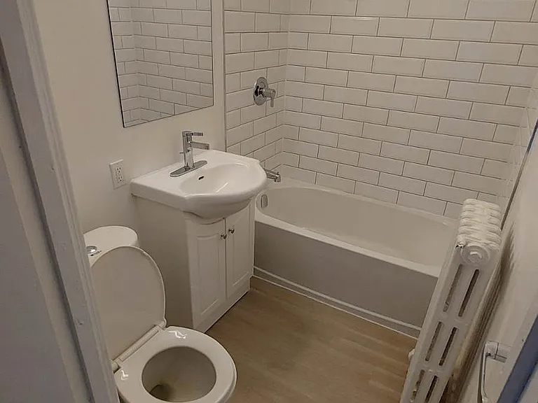 47 Bloor St — Photo 5