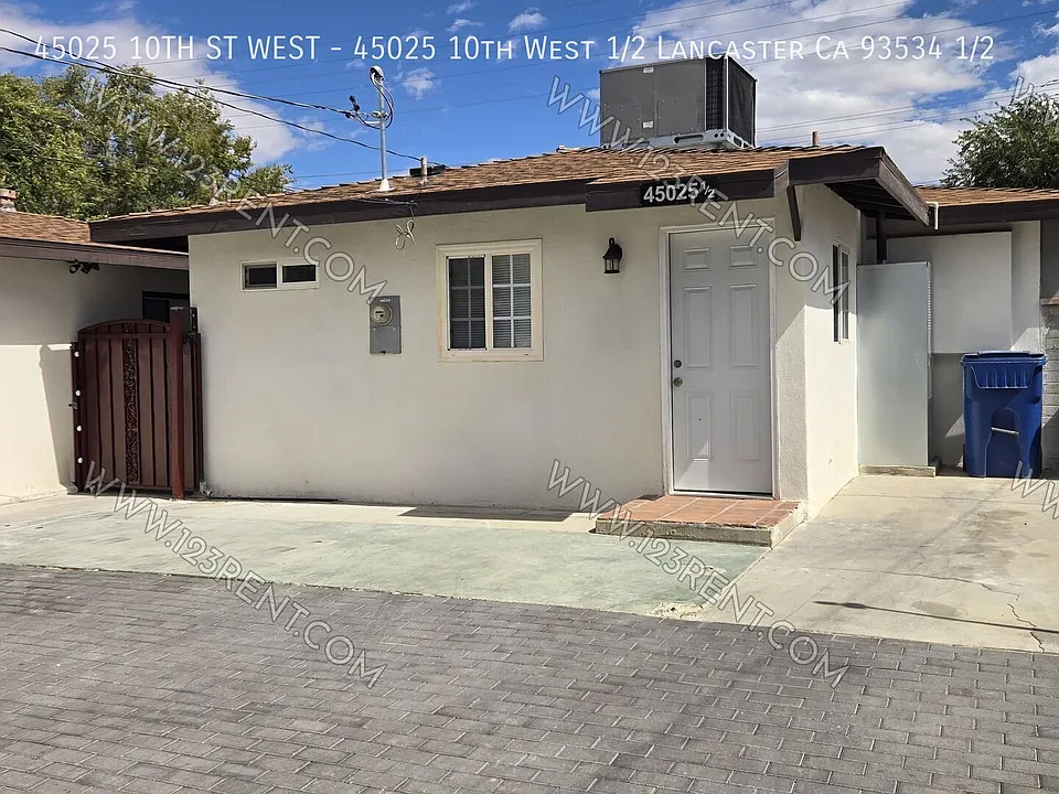 45025 10th St W #1/2
