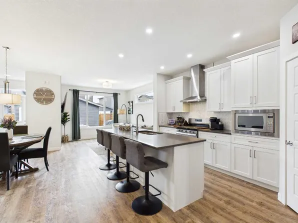 34 SE Birch Gln, Okotoks, AB T1S 5S9