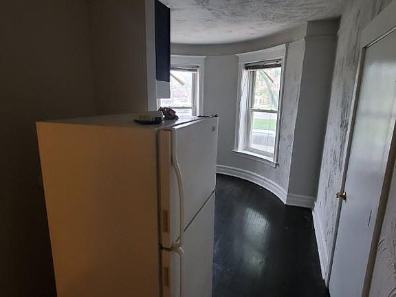 2nd image of 1948 N Humboldt Blvd #111
