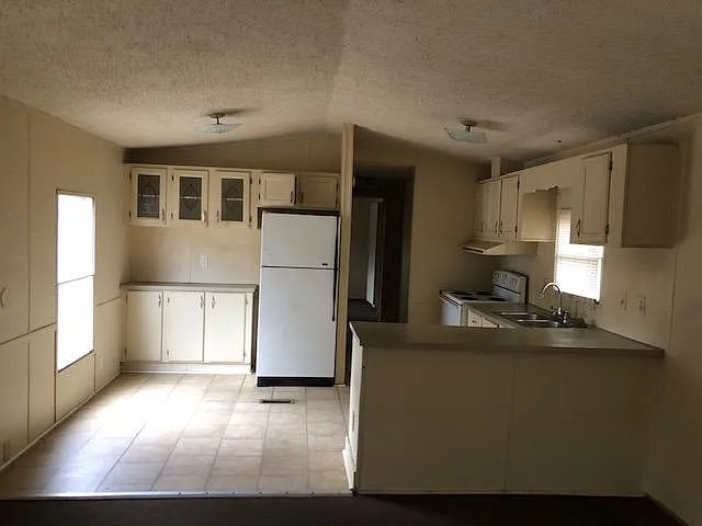 912 Kathleen Dr #17 — Photo 3