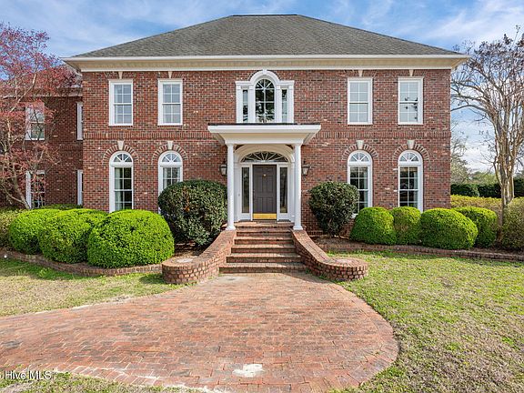 2nd image of 1107 Country Club Drive