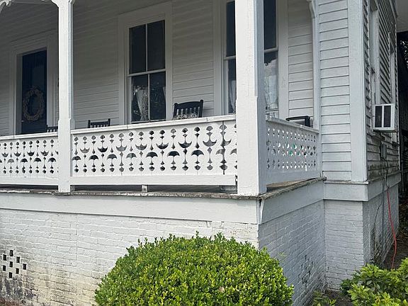 5th image of 542 S Main St