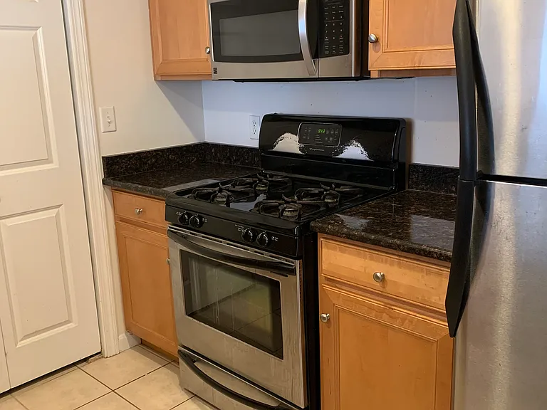 260 Main St #201 — Photo 6