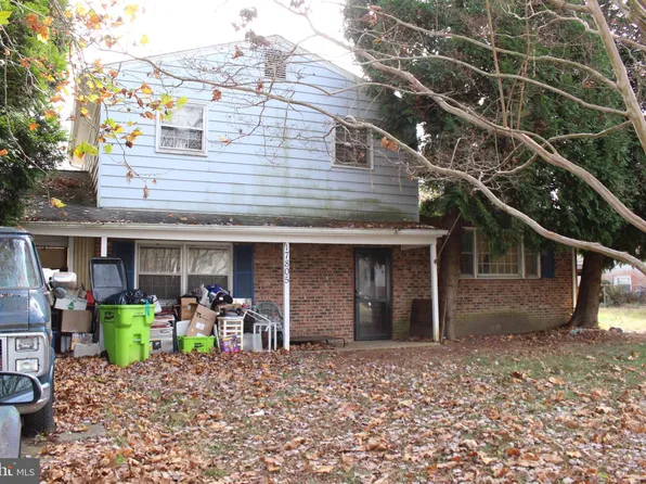 17805 Lyda Ln, Dumfries, VA 22026