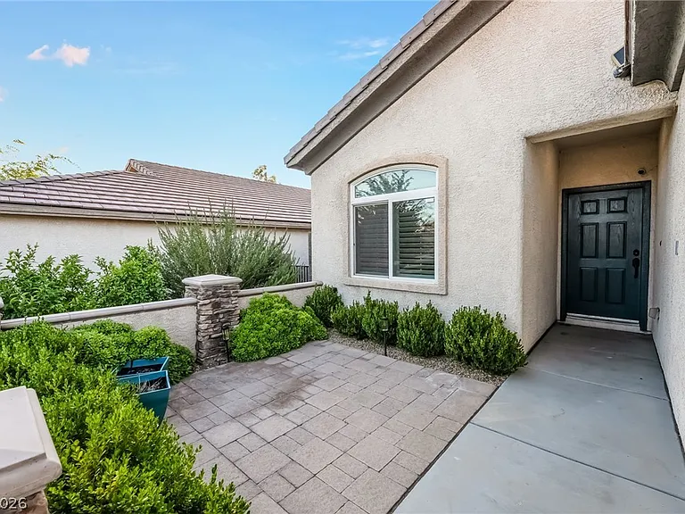 2676 Lochleven Way — Photo 36
