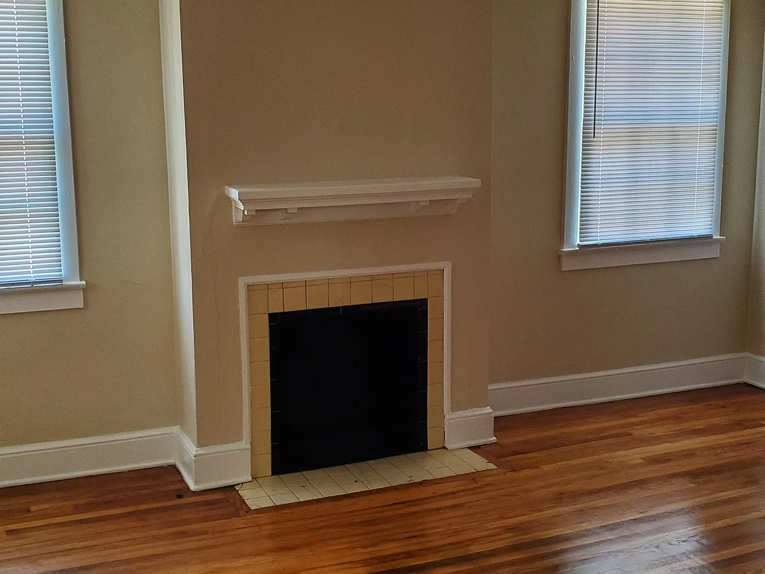 2 bed, 1090 sqft, $900 — Photo 3
