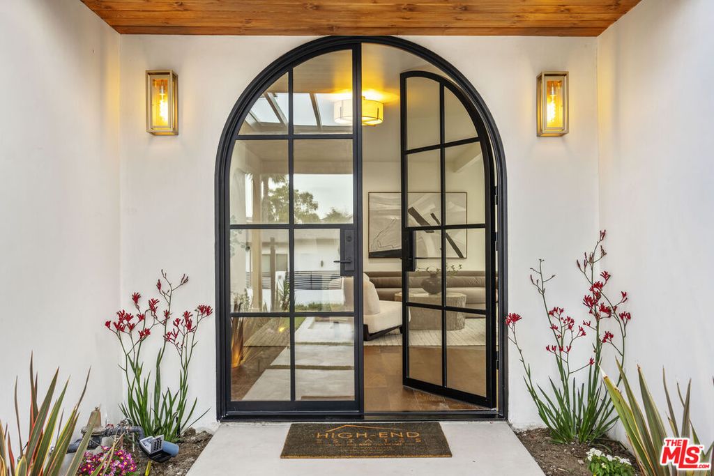 4600 Don Quixote Dr, Los Angeles, CA - More