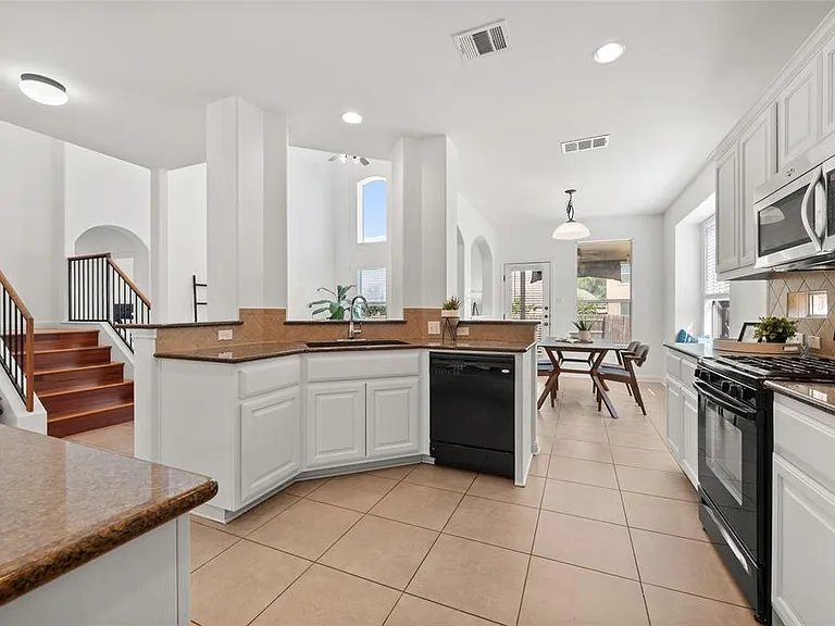 3664 Rosalina Loop — Photo 6