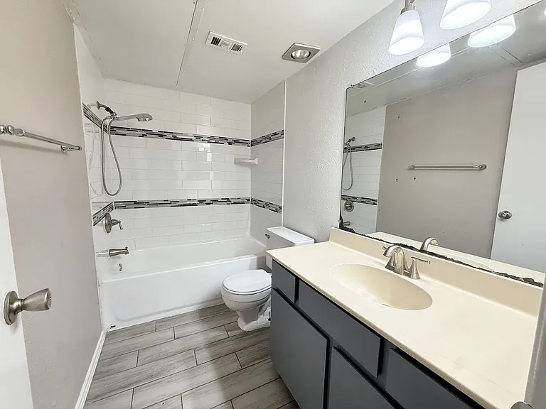 2625 Santiago Cir — Photo 18