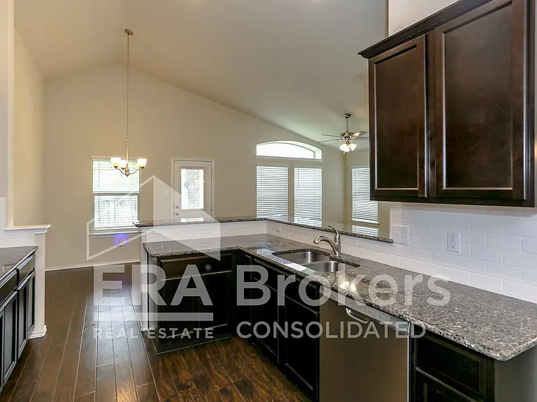 1307 Stonewall Rdg — Photo 9