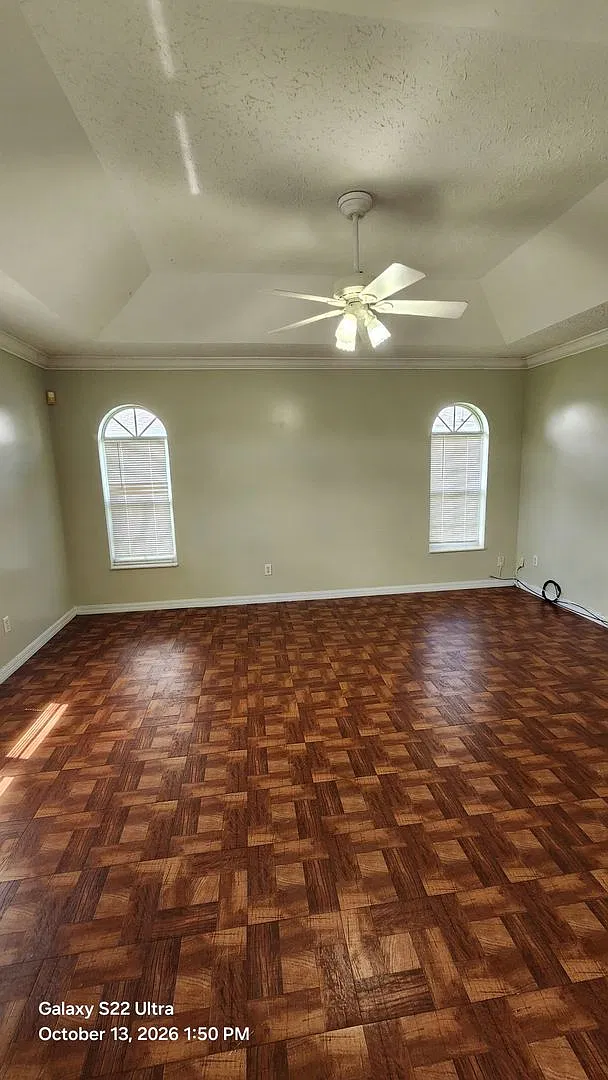3 Bedroom / 2 Bathroom House For Rent! — Photo 3