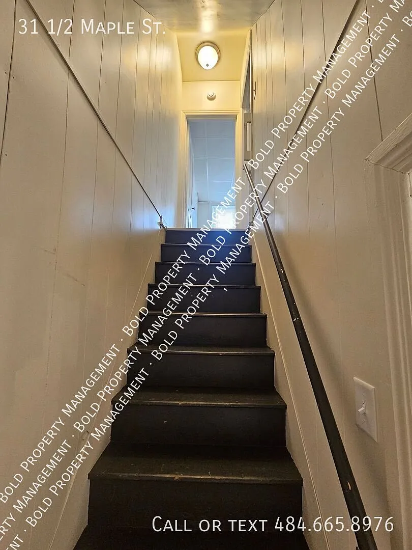 2 Bedroom Apartment with Off Street Parking — Photo 4