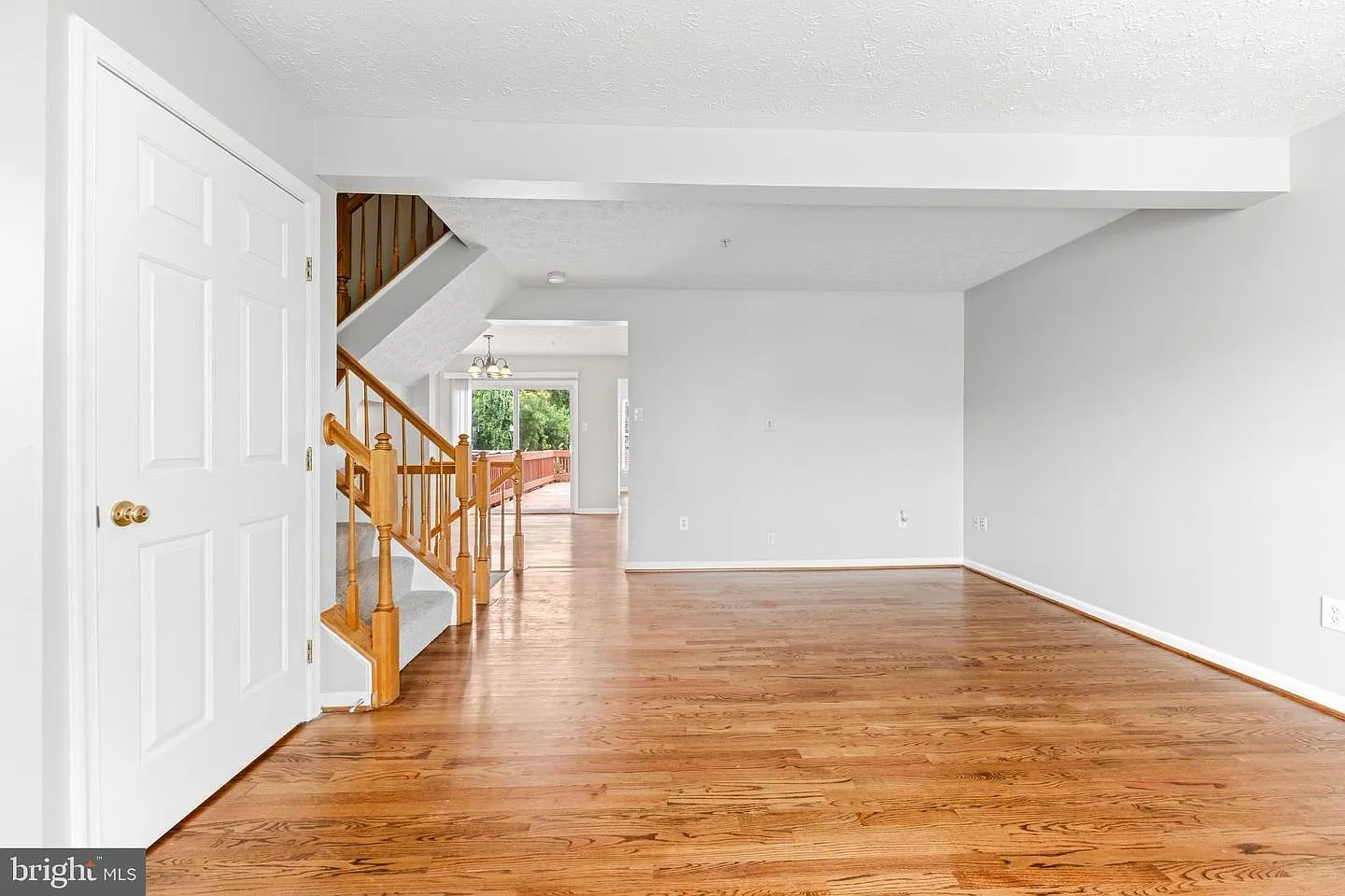 3 bed, 2265 sqft, $2,400 — Photo 4