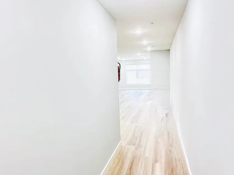 204 Rosa Parks Blvd #3 — Photo 5
