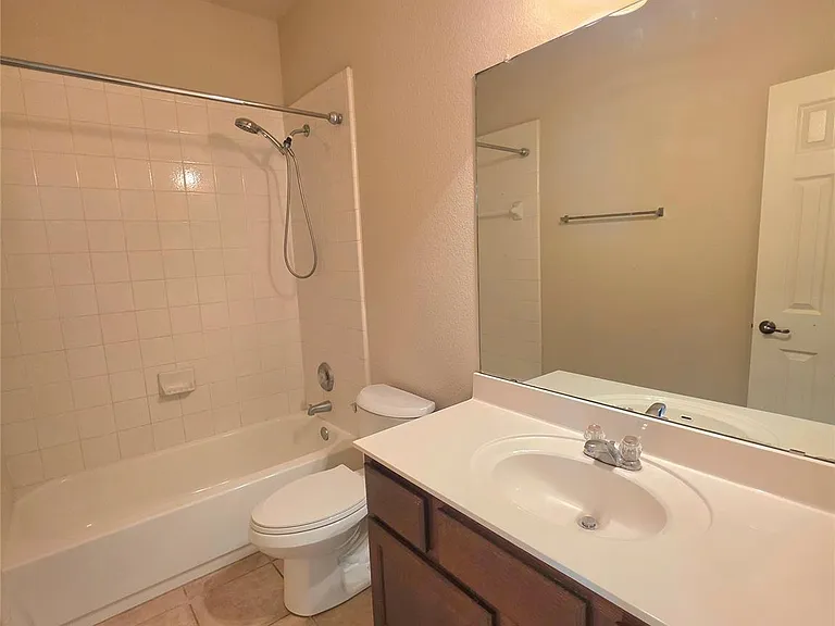2215 Conway Cv — Photo 17