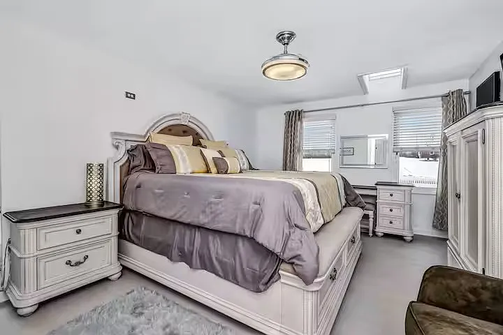 5 bed, 3362 sqft, $7,500 — Photo 3