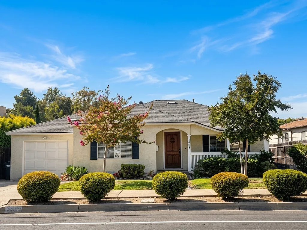 3 bed, 1325 sqft, $4,100 — Photo 1