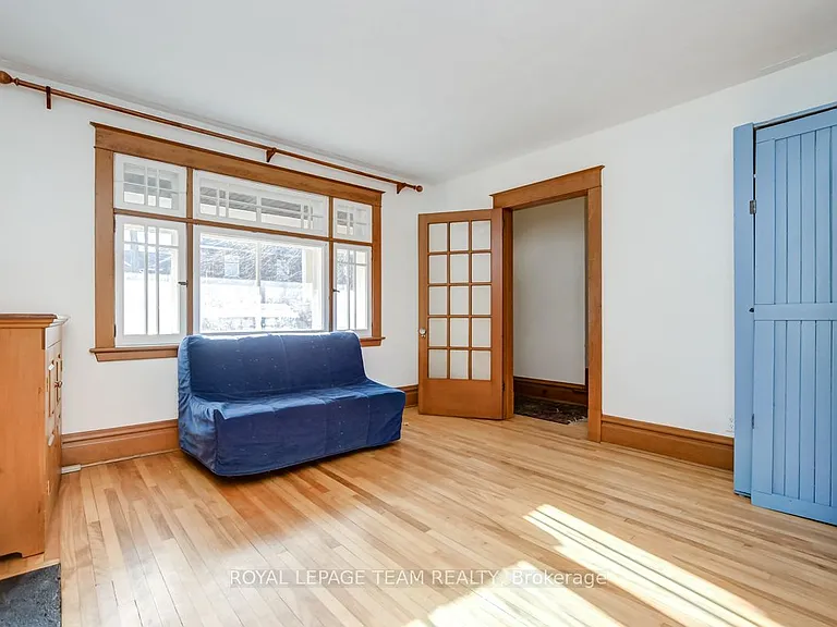 995 Gladstone Ave — Photo 6