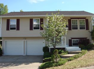 2393 Charter Wood Ct, Maryland Heights, MO